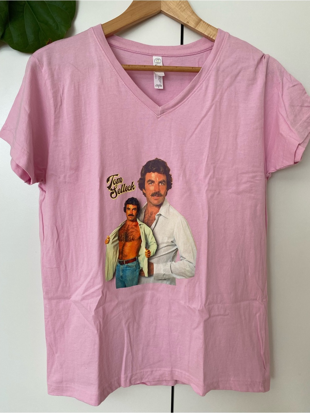 Tam Selleck Graphic V-Neck Tee in Pink